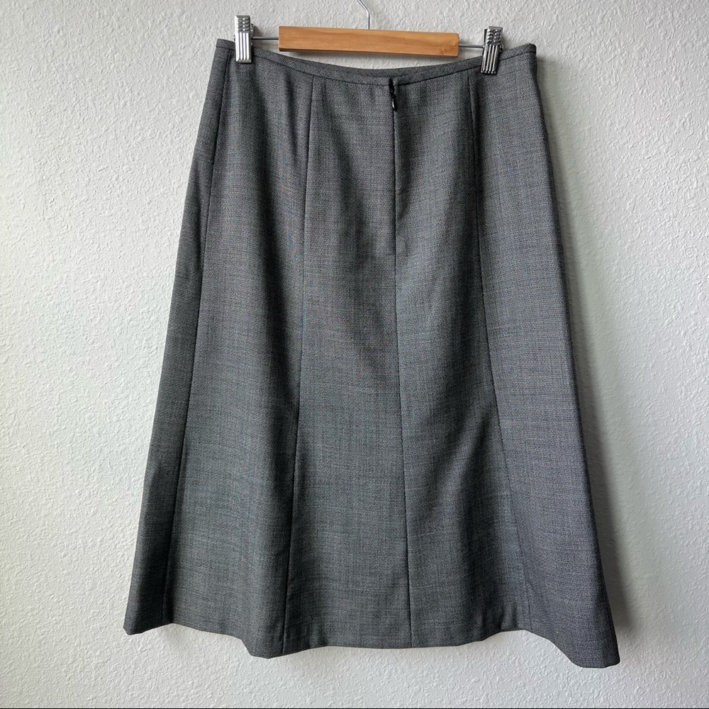 Tahari ASL | Gray Skirt Suit Size 6 - Picture 11 of 13